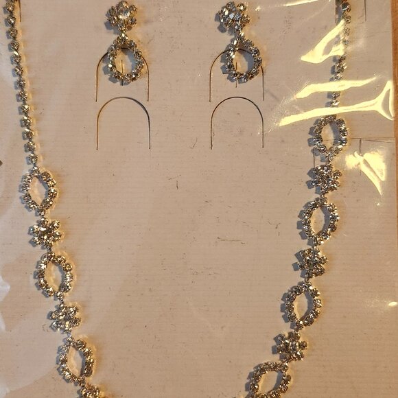#52001 Saint Sammy Austrian Crystal Necklace/Earrings Set Loop & Floral Design - Picture 1 of 3